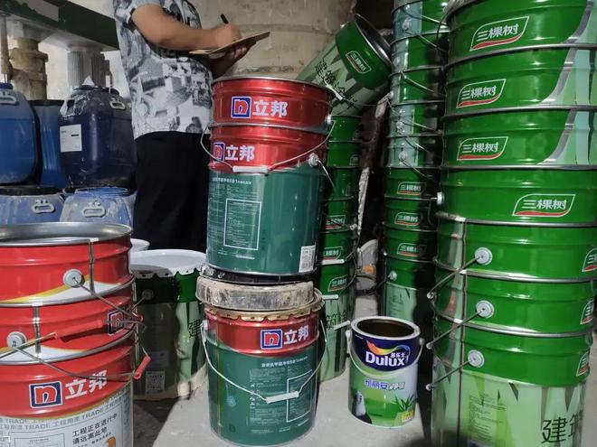 重慶破獲特大假冒涂料案，立邦、多樂士、三棵樹等知名品牌遭侵權(quán)
